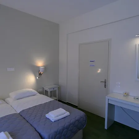 Anesis Guest house 2*